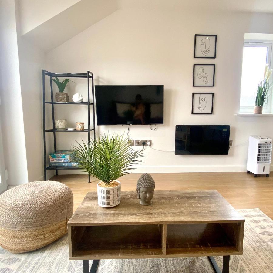 Modern 2 Bed Apartment/Free Parking/Near City/Self-Check In Handsworth Kültér fotó
