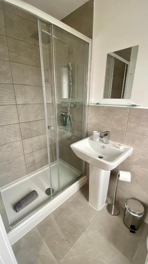 Modern 2 Bed Apartment/Free Parking/Near City/Self-Check In Handsworth Kültér fotó